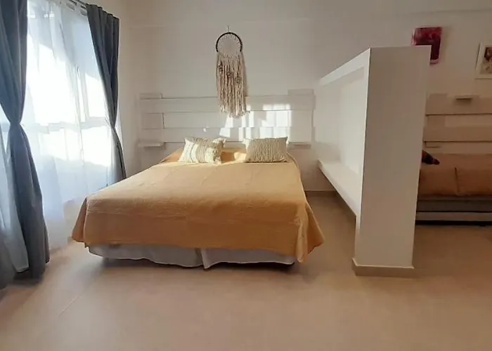 Amplio Estudio De Lujo Con Balcon Y Parrilla
