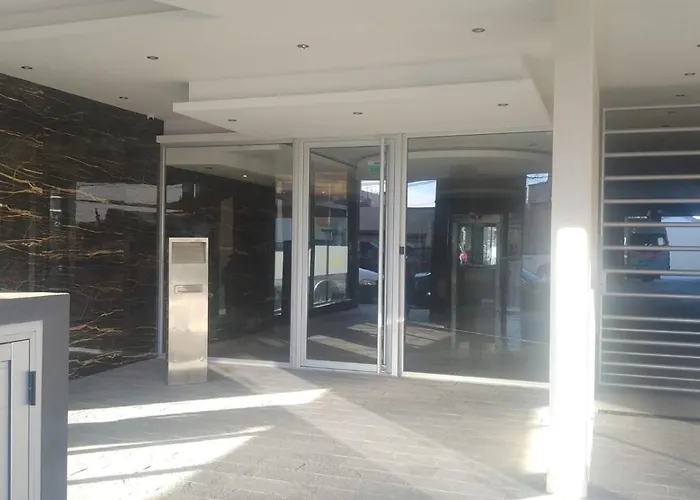 Amplio Estudio De Lujo Con Balcon Y Parrilla